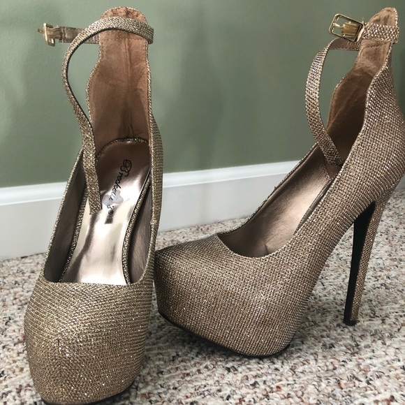 Breckelles Shoes - Gold sparkled stilettos